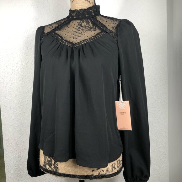 Women blouse Tops - Picture 2 of 8